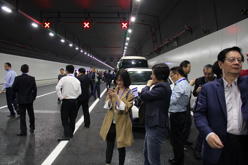 6.7公里長(zhǎng)的海底隧道