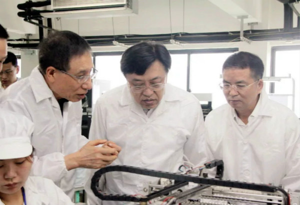 浙江省委常委、常務(wù)副省長馮飛到三思調(diào)研