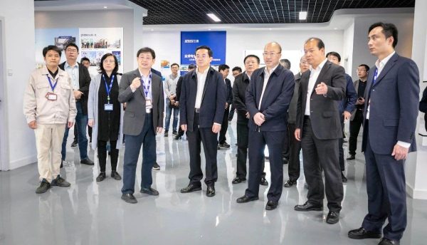 浙江省副省長(zhǎng)高興夫一行調(diào)研考察三思LED照明生產(chǎn)基地