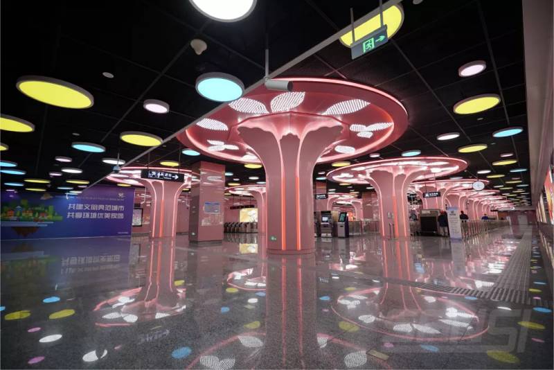 錢(qián)湖南路地鐵站實(shí)景 錢(qián)湖南路地鐵站實(shí)景