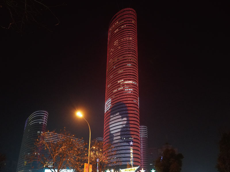 絢爛燈光演繹都市繁華 絢爛燈光演繹都市繁華