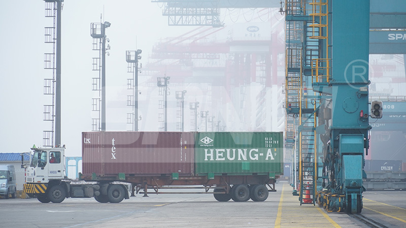 泛光燈,進(jìn)駐,港口作業(yè)區(qū),200米,照射距離,無暗區(qū)