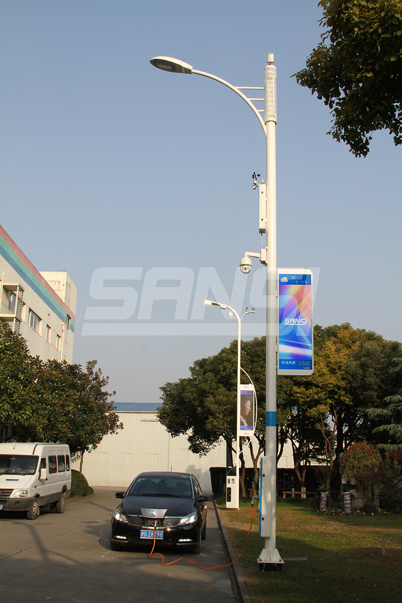 智慧路燈,搭載,LED屏,充電樁,可增加年收益