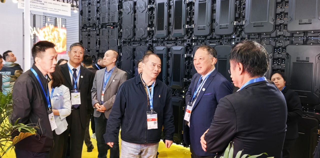 2025,ISLE完美落幕,三思,四項(xiàng)大獎(jiǎng)加冕,智慧顯示